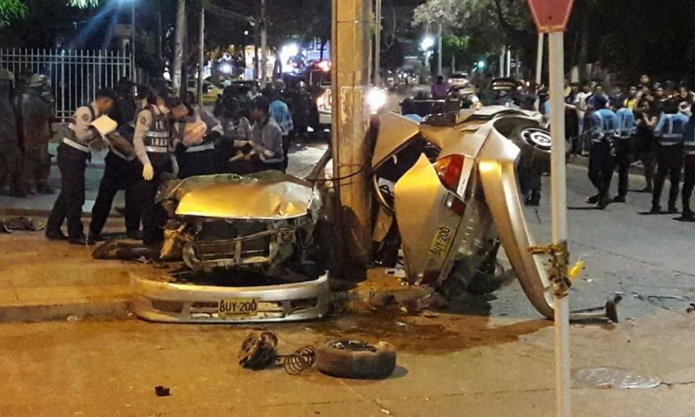 Dos muertos y tres heridos en trágico accidente - El Callejero