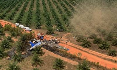El avión DC-3, de matrícula 2494, colisionó en una finca de San Martín (Meta). Piloto había manifestado fallas en el motor izquierdo. Foto: AFP