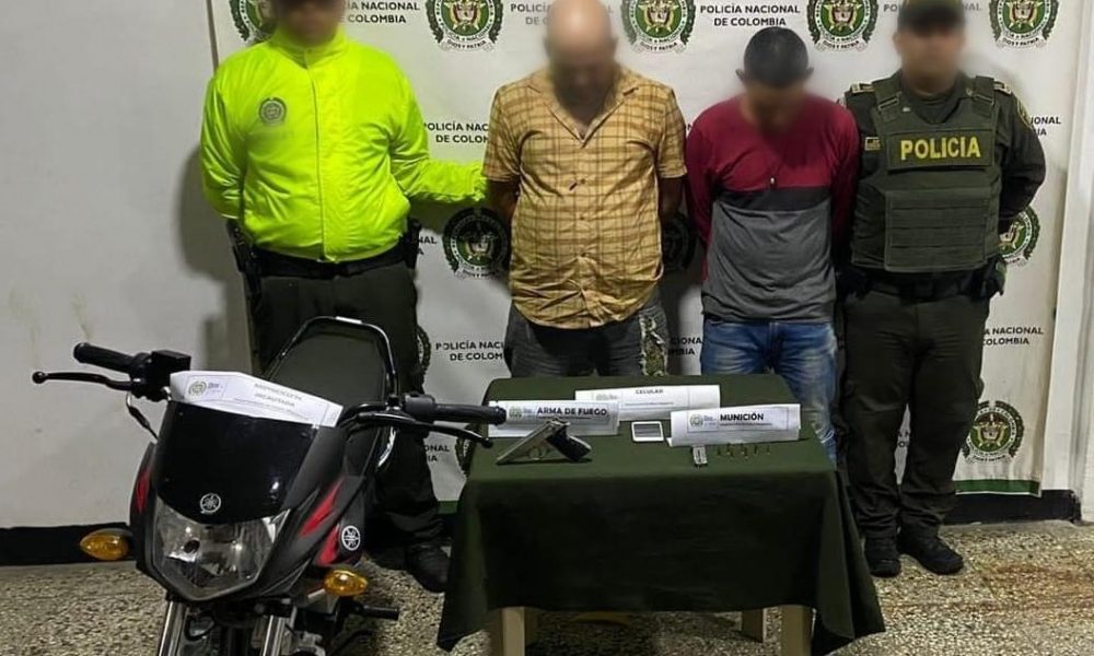 Dos hombres capturados con arma de fuego y municiones en El Difícil ...