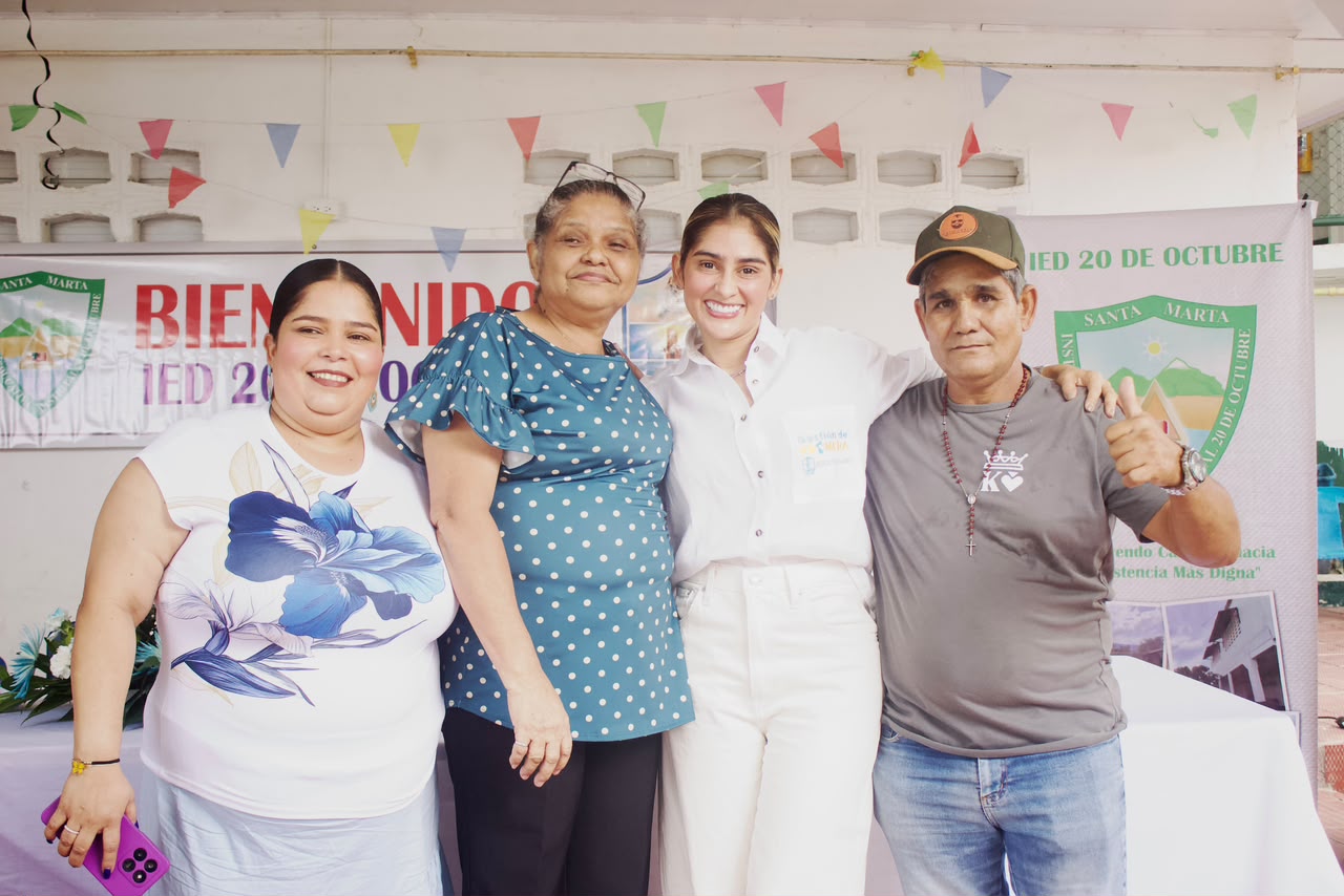 Alcalde Pinedo cumple compromiso y entrega dotación a madres comunitarias
