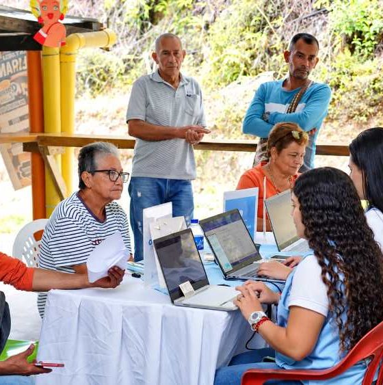 Alcaldía llevará ruta de formalización de compras públicas a zonas rurales de Santa Marta