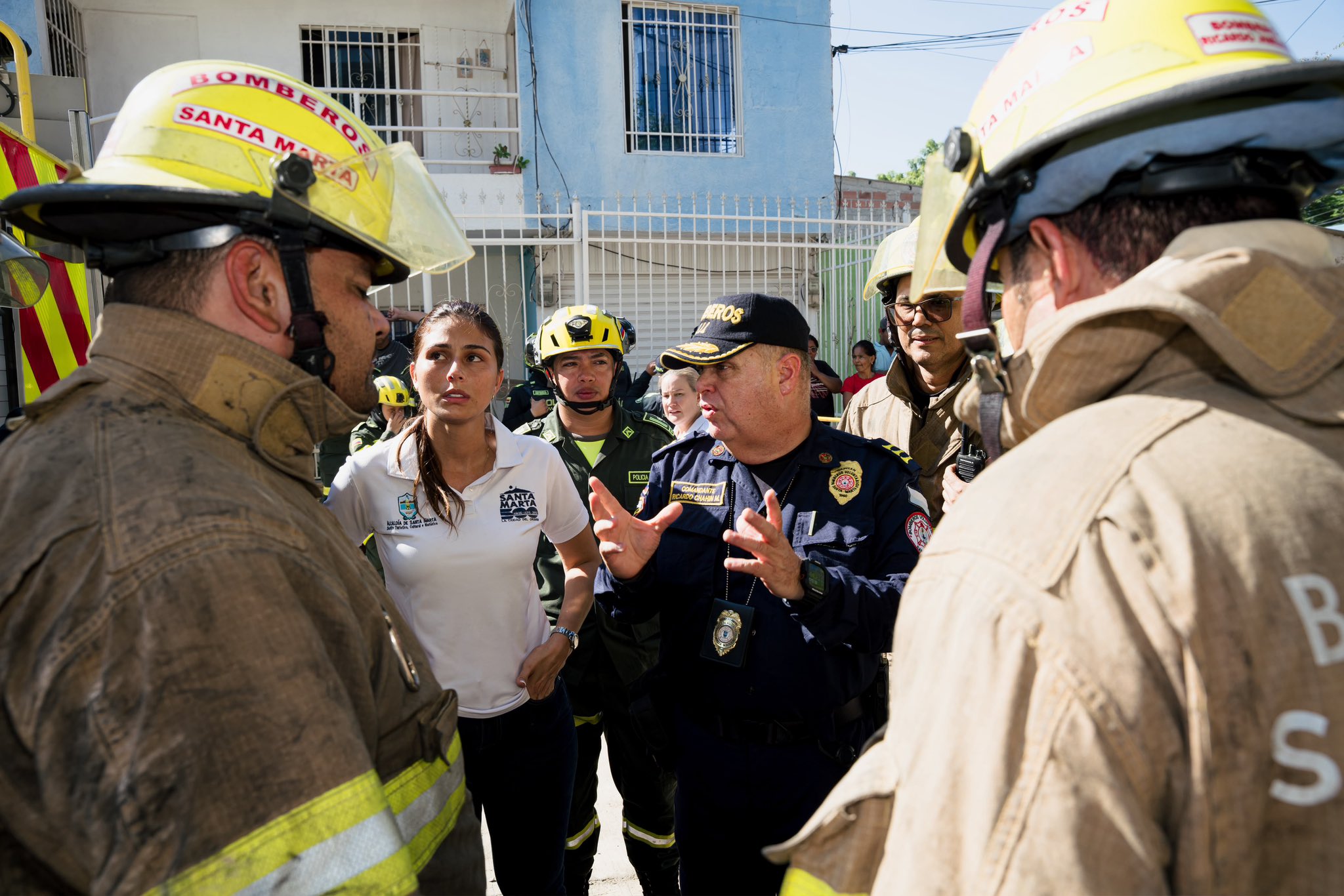 Bomberos investigan incendio que dejó tres muertos en Santa Marta
