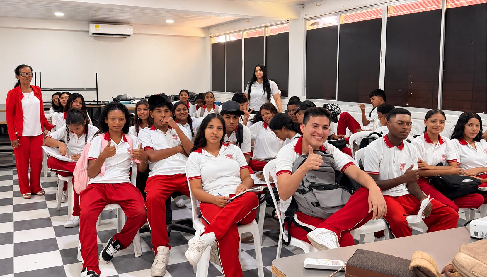Gobernación impulsa formación universitaria en colegios de Plato y El Banco