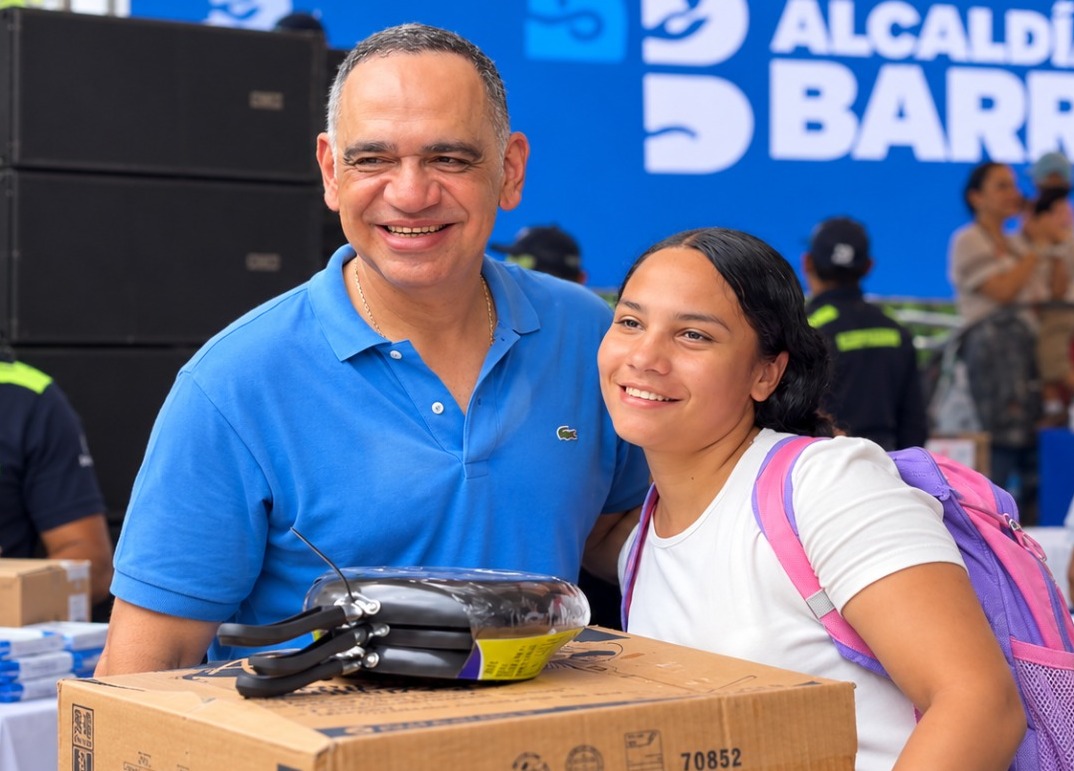 La ‘Alcaldía al Barrio’ llegó a Luz del Mundo con oferta institucional y ayudas sociales