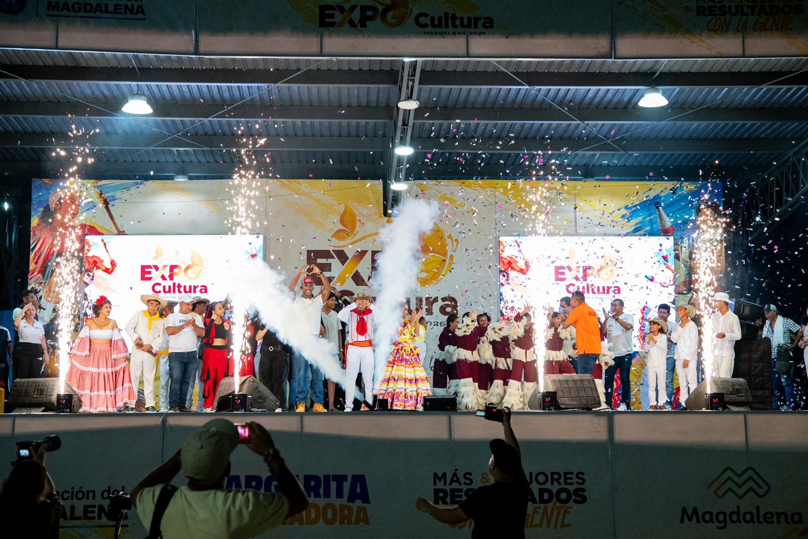 Más de 1.200 magdalenenses vivieron la fiesta cultural de la gobernadora Margarita Guerra en El Retén